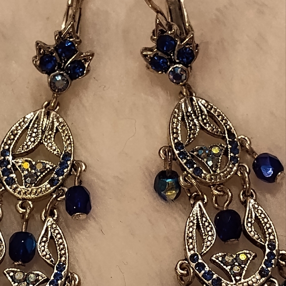 NEW! Vintage Cache Dangling Earrings - Picture 5 of 7